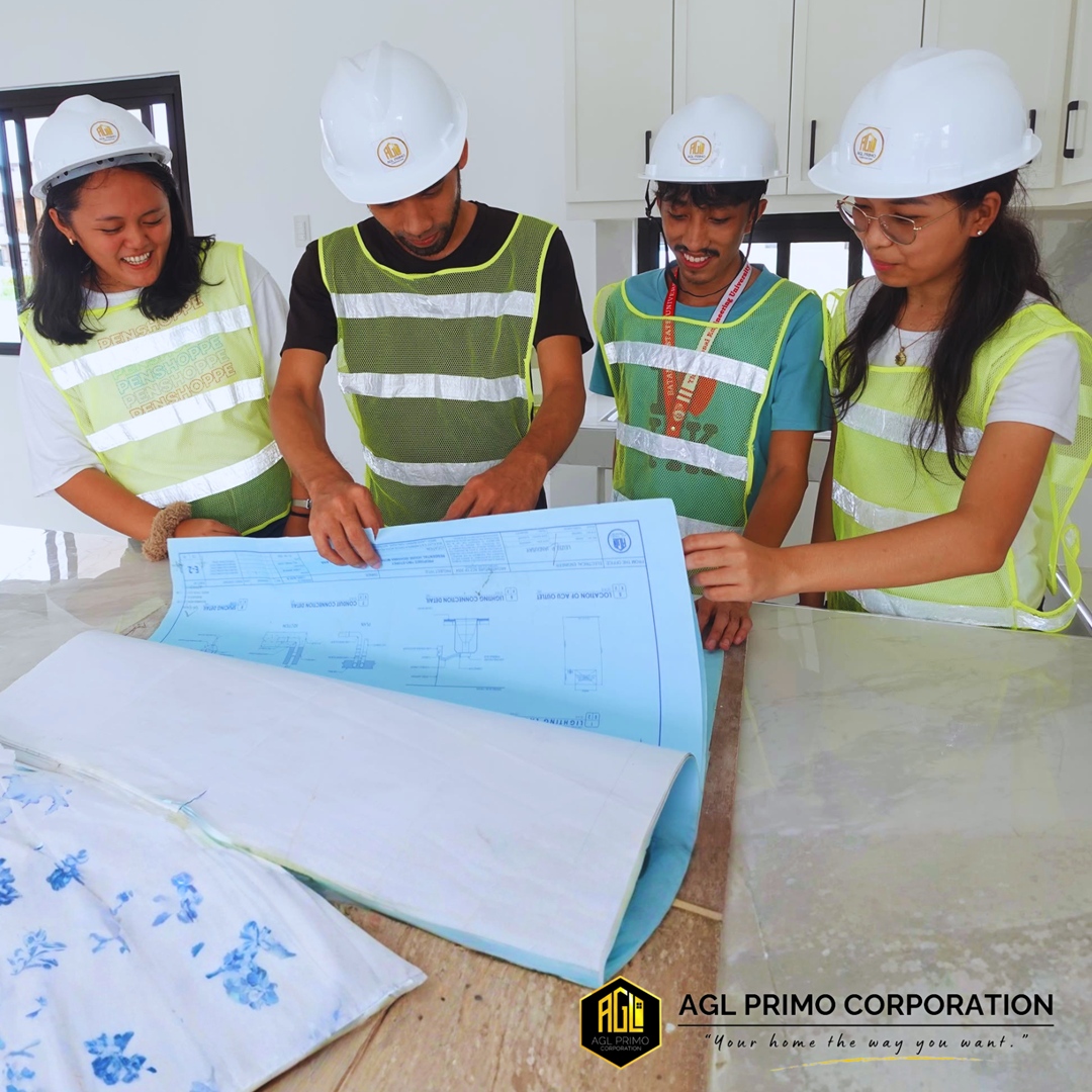 Planning meeting with project team
